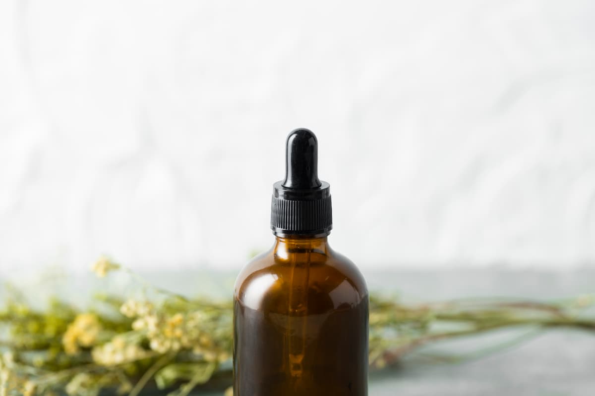 Comment éliminer l’odeur d’urine humaine avec les huiles essentielles
